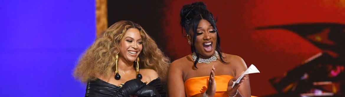 Beyonce e Megan Thee Stalion na entrega de prêmio do Grammy 2021